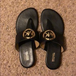 michael kors flip flops